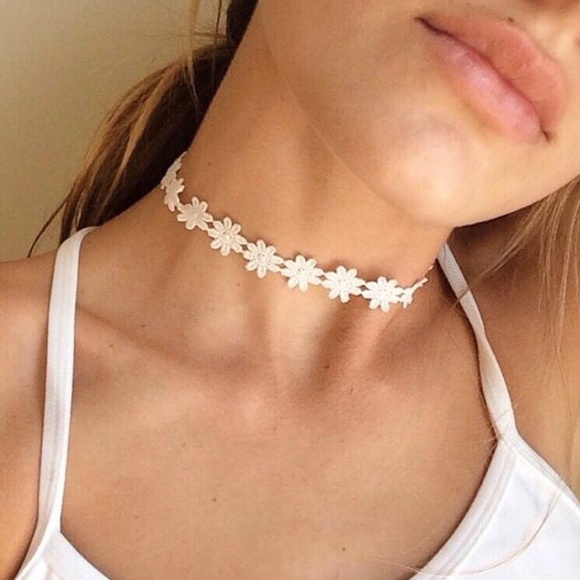 Flower Choker Bundle - Picture 2 of 3